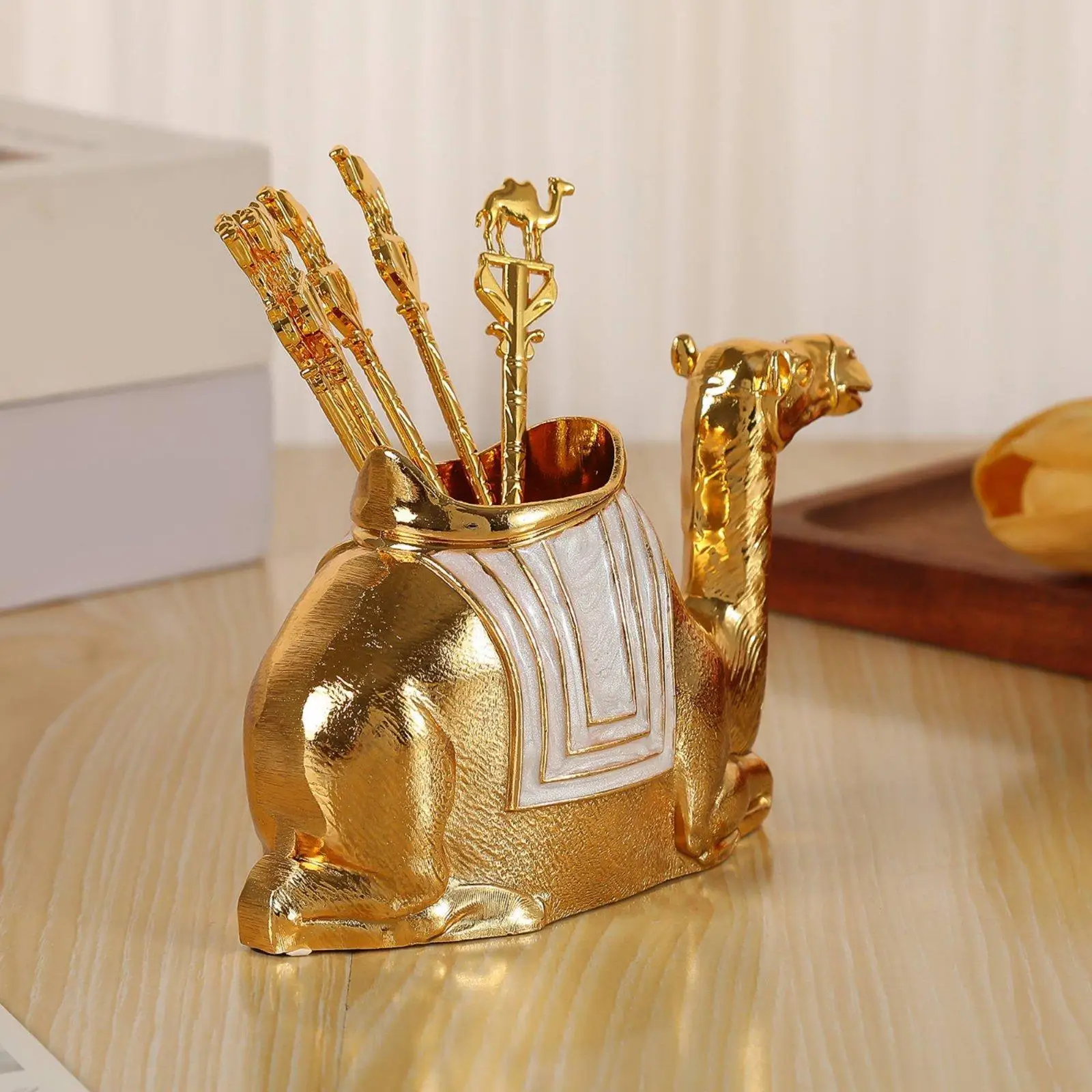 Ornamental Spoon Elegant Camel Holder Six Piece Tableware Set Luxury European Cutlery for Tea Party Dessert Display
