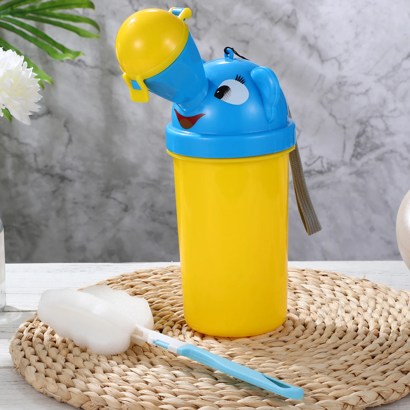 

Portable Urine Bucket for Baby Boys Yellow Cleaning Brush Toddler Travel Potty Training Urinals No Leaks Durable ABS Outdoor Use