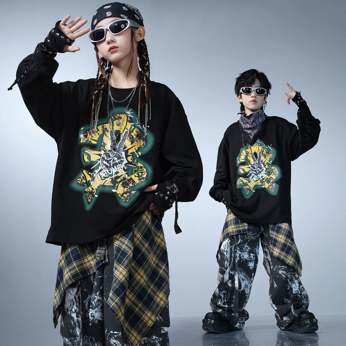 

Детская одежда в стиле хип-хоп Kpop, черный свитшот, повседневные брюки-карго с широкими ремешками и принтом для девочек и мальчиков, одежда для уличных танцев, костюмы, одежда