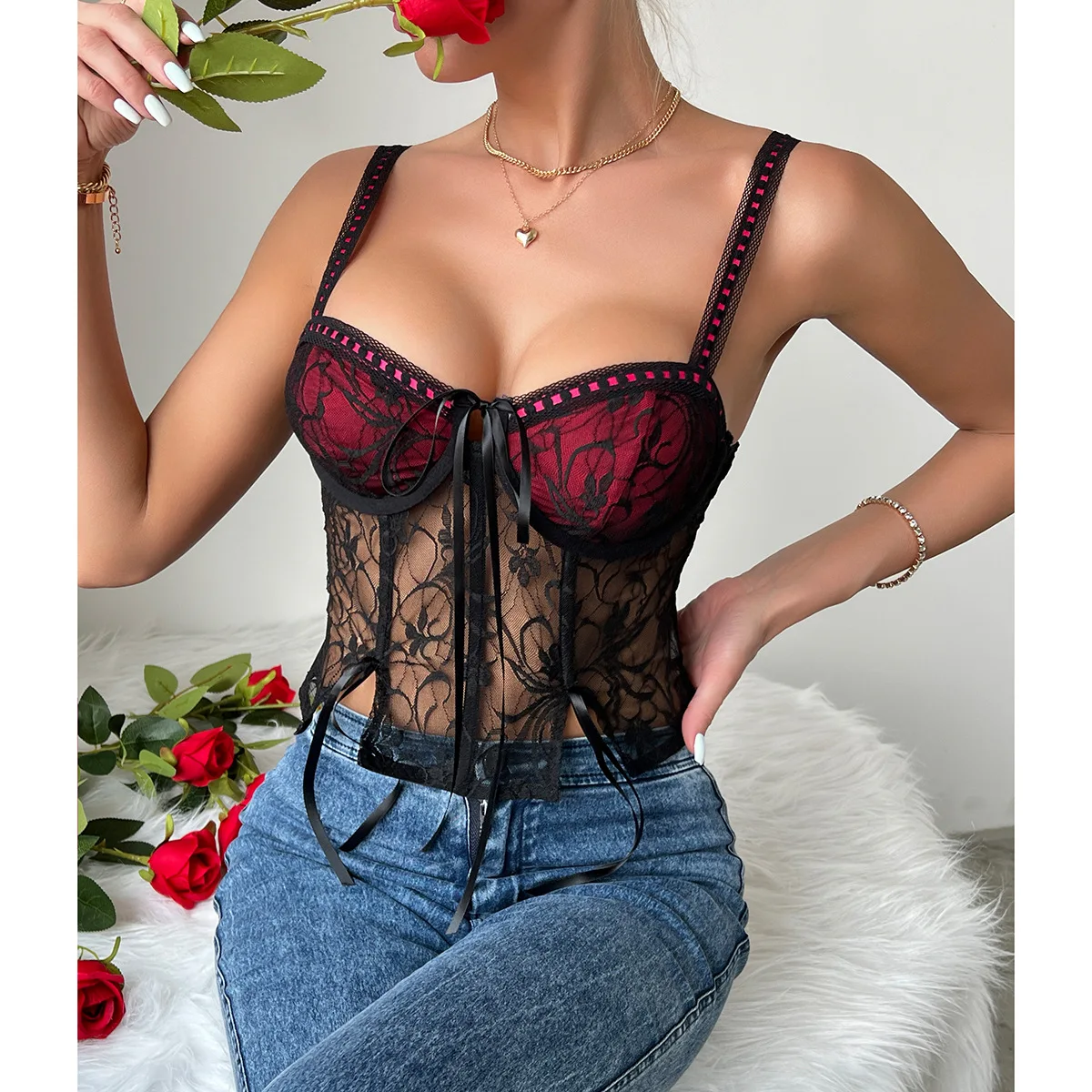 Seksowny, modny top w stylu Y2K z czerwonej koronki, z węzłem, stalowym pierścieniem, cienkimi ramiączkami, dopasowany, o długości ort, z koronką...