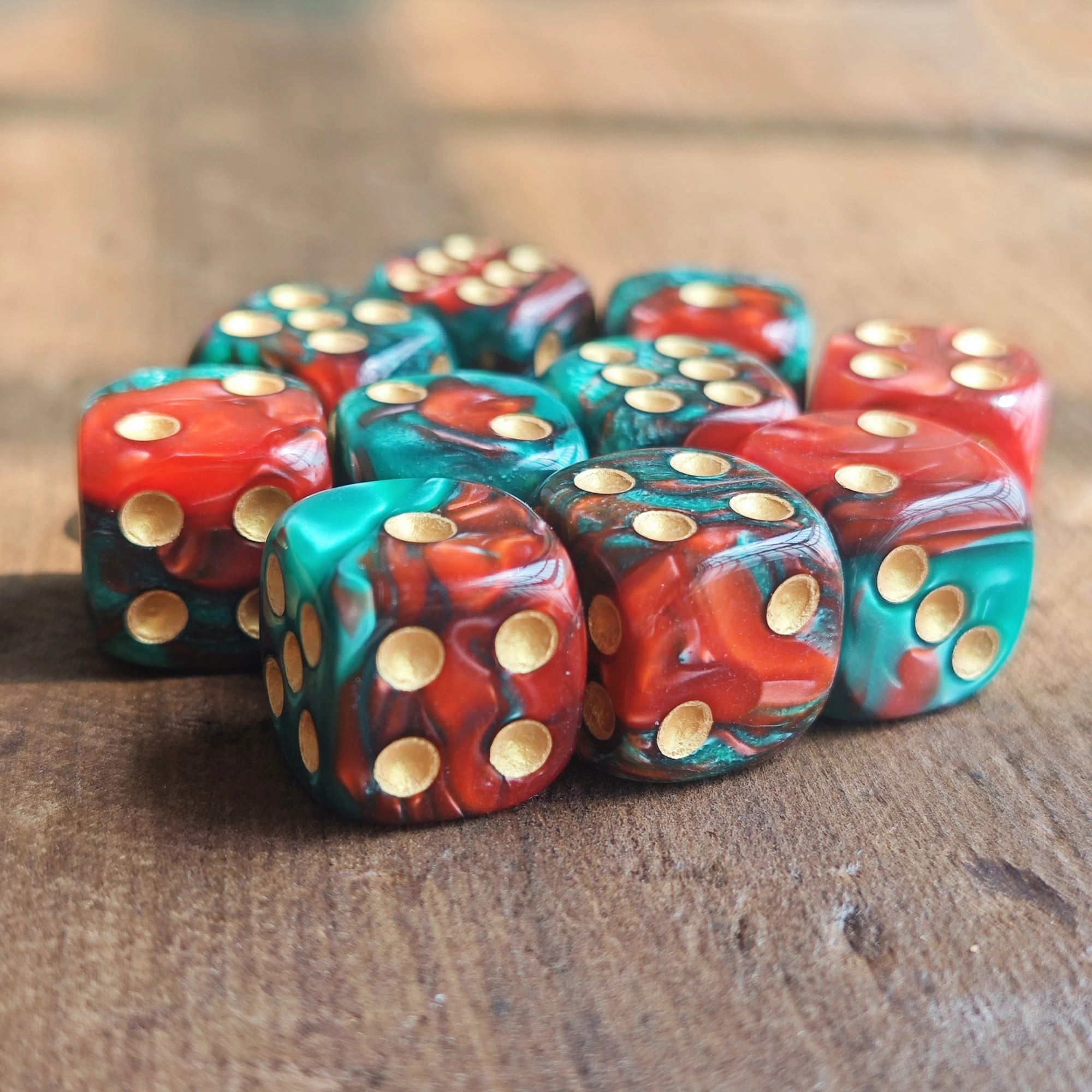 16MM Red and Green Points D6 Dice Set Warhammers 40K Dungeons and Dragons Board Game
