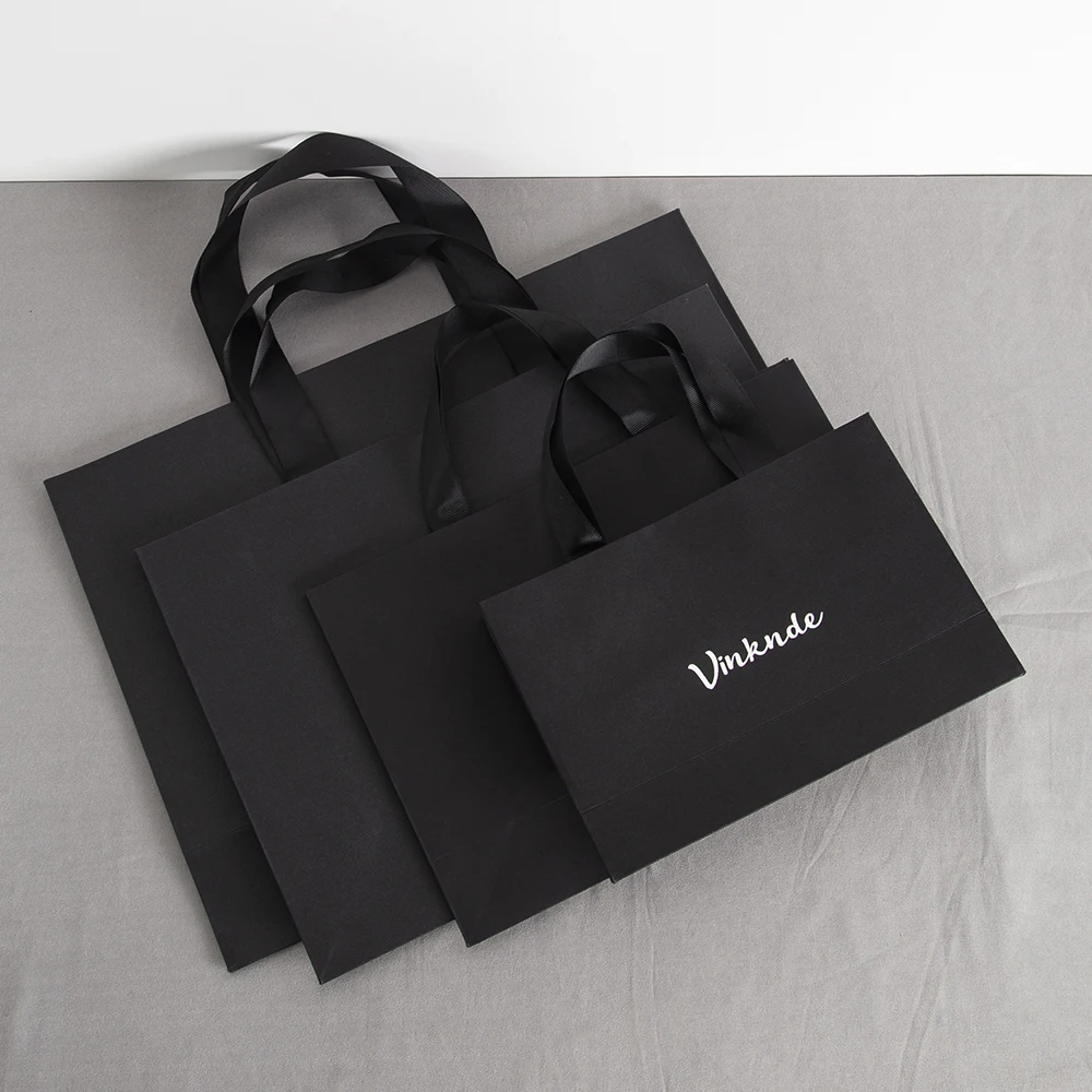 50 قطعة أبيض أسود براون كرافت ورقة مقبض أكياس شعار مخصص هدية حمل حقيبة للتسوق الحاضر التجزئة حفل زفاف استحمام الطفل