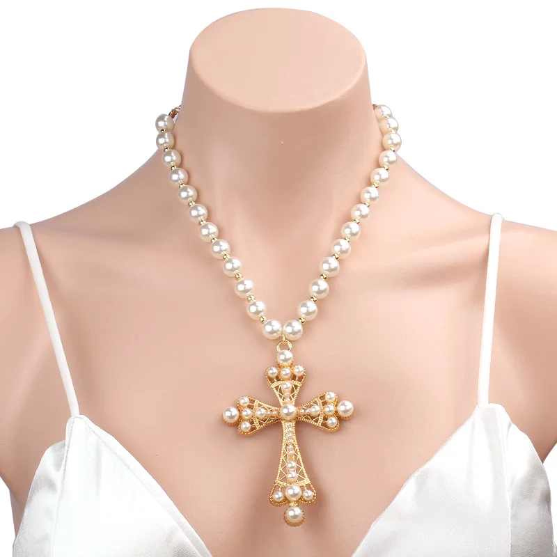 KMVEXO Vintage Gothic Large Cross Pearl Choker Necklace for Women Imitation Pearl Chain Beaded Grunge Choker Y2K Gift for Girls