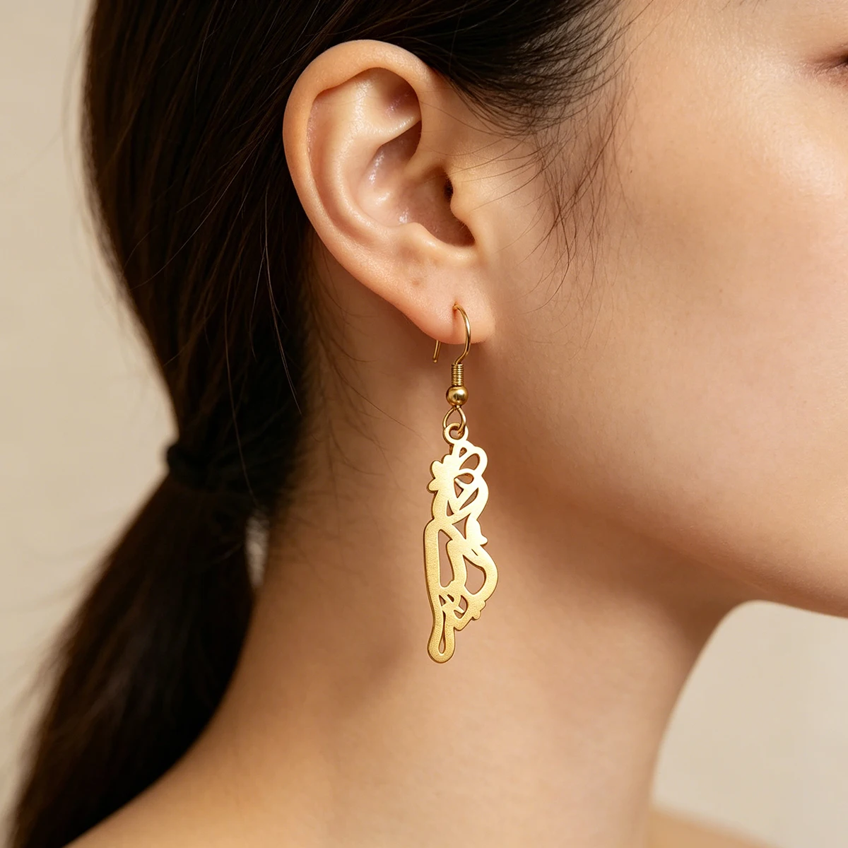 Chandler Abstract Woman Silhouette Stainless Steel Dangle Hook Earrings Simple Line Art Lady Drop Jewelry Accessories