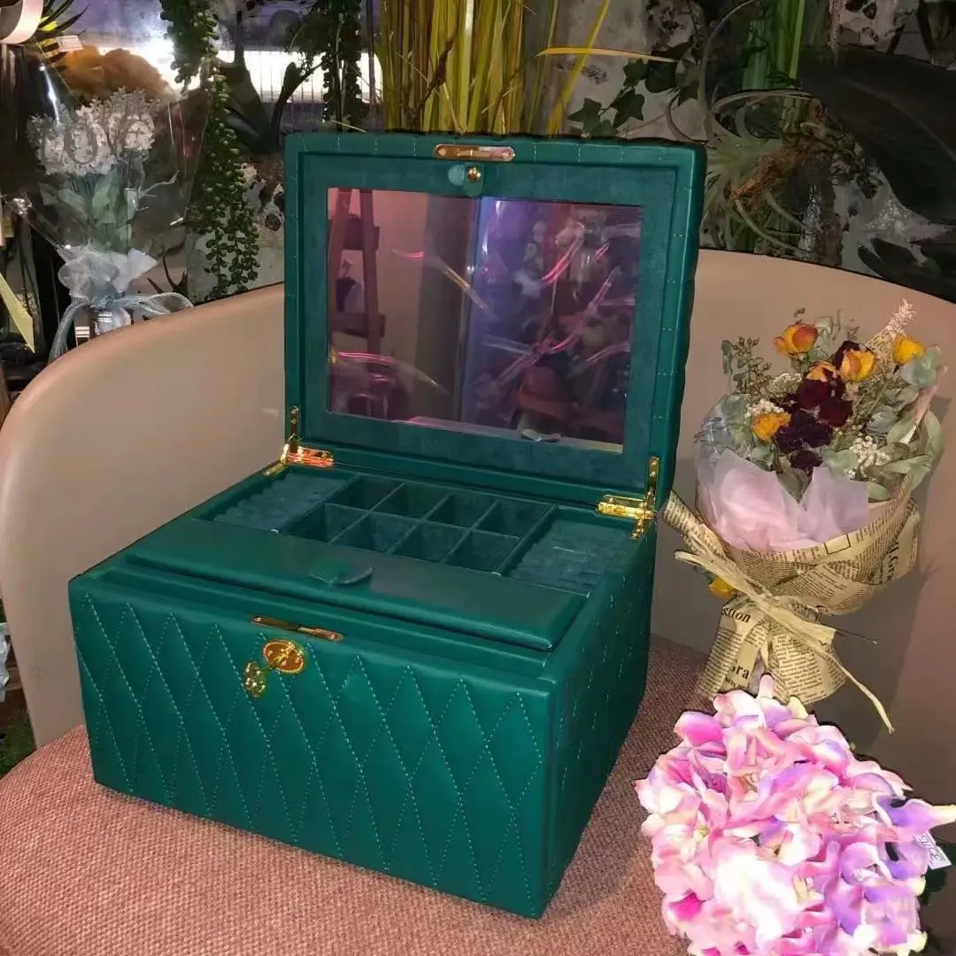 Multifunctional jewelry box, three-layer lock leather jewelry storage box, necklace, ring, earrings, jewelry box