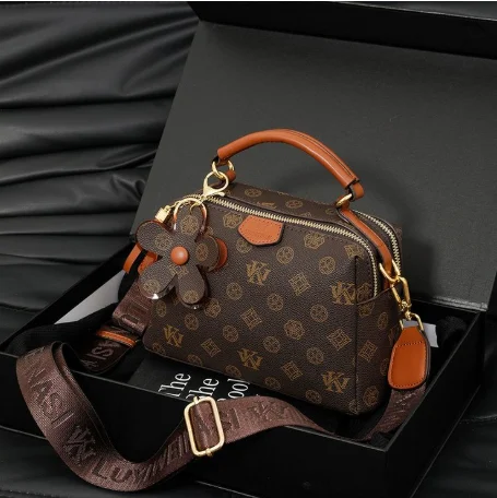 

2026 Luxury Parisian-Inspired Tote Bag for Women Elegant Crossbody Handbag Vintage Minimalist Leather with Fashionable Detailing