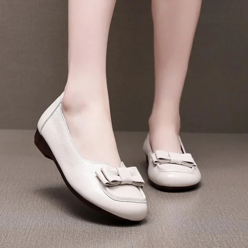 

2025 Popular Bow High Quality Soft Cowhide Women Leather Shoes Flat Shoes Large Size Elegant Comfortable Soft