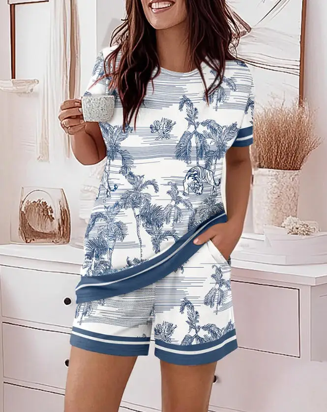 

Casual Comfortable Women's Home Set with Round Neck Painted Print Color Blocked Short Sleeved T-Shirt Straight Leg Shorts Set