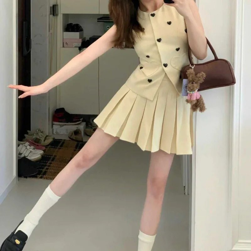 طقم سترة بدلة خيرية صيفية وتنورة نصف طول مطوية مكونة من قطعتين