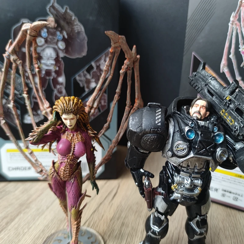 Original Starcraft Figure Sarah Louise Kerrigan Jim Raynor Zagara Figure Model Toy