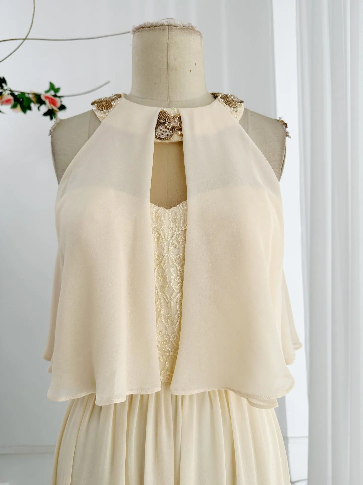 Light YellowSimpleFashionable Solid Color Chiffon Hanging Neck Sleeveless Vest Evening Dress M2093