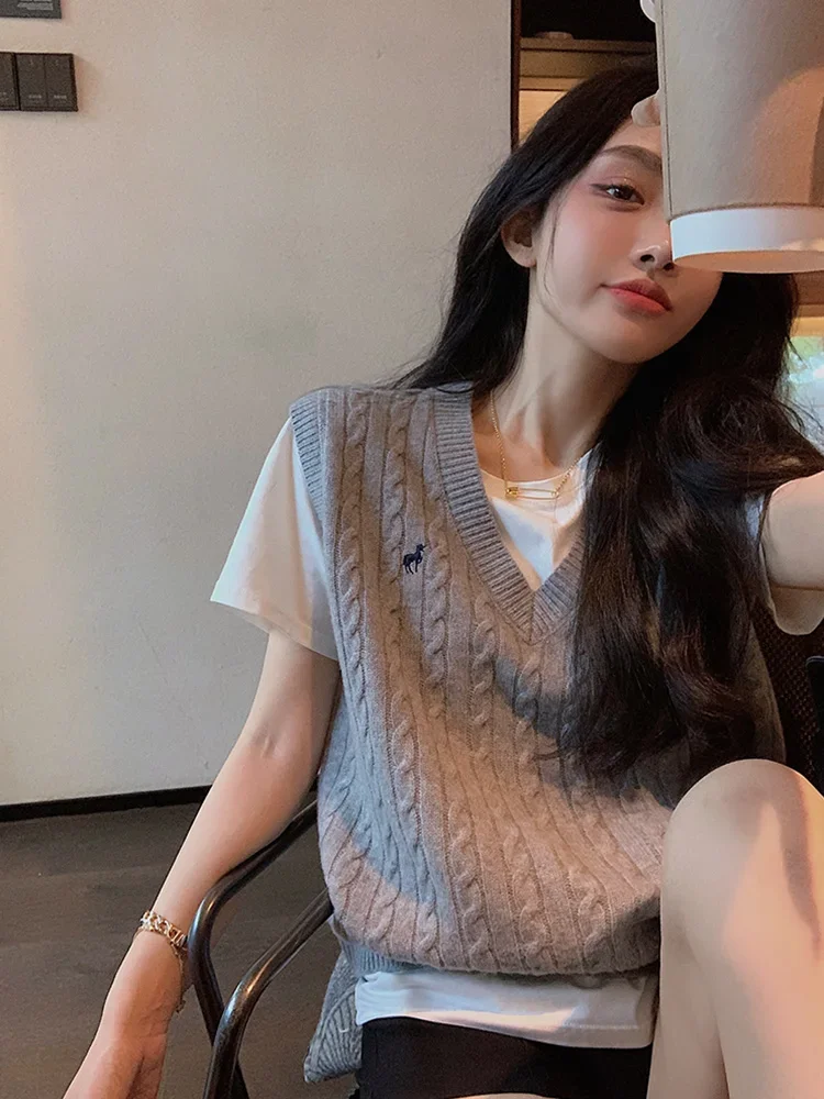 V-neck Embroidery Knitted Vest Women Vintage Solid Pullover Casual Sweater Korean Fashion trends Spring Autumn Loose Tank Tops