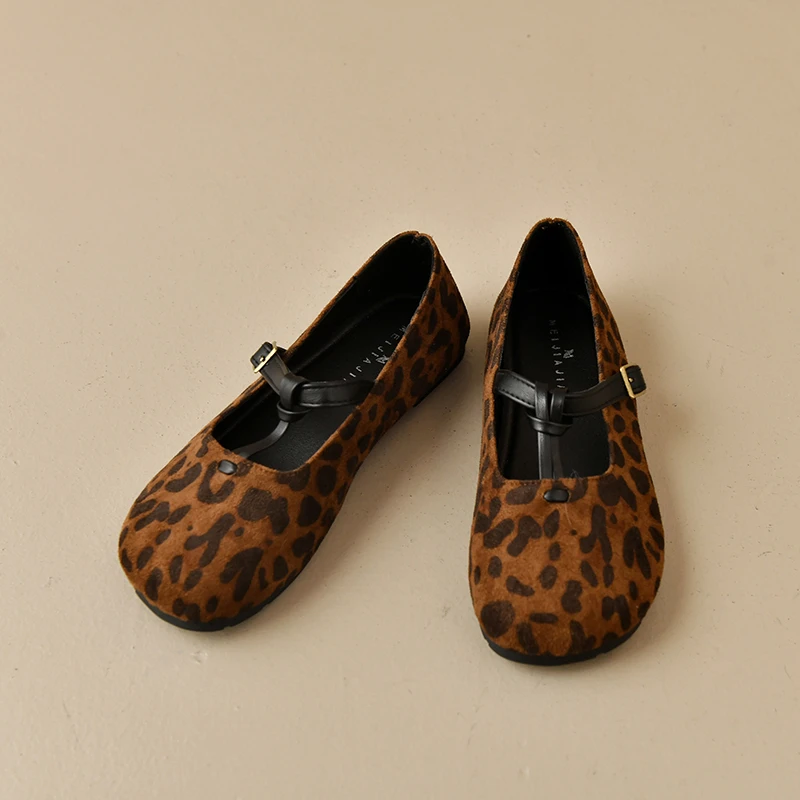 

Retro Style One Word Belt New Retro Flat Fashion Color Block Light Mouth Single Shoes Women Pumps