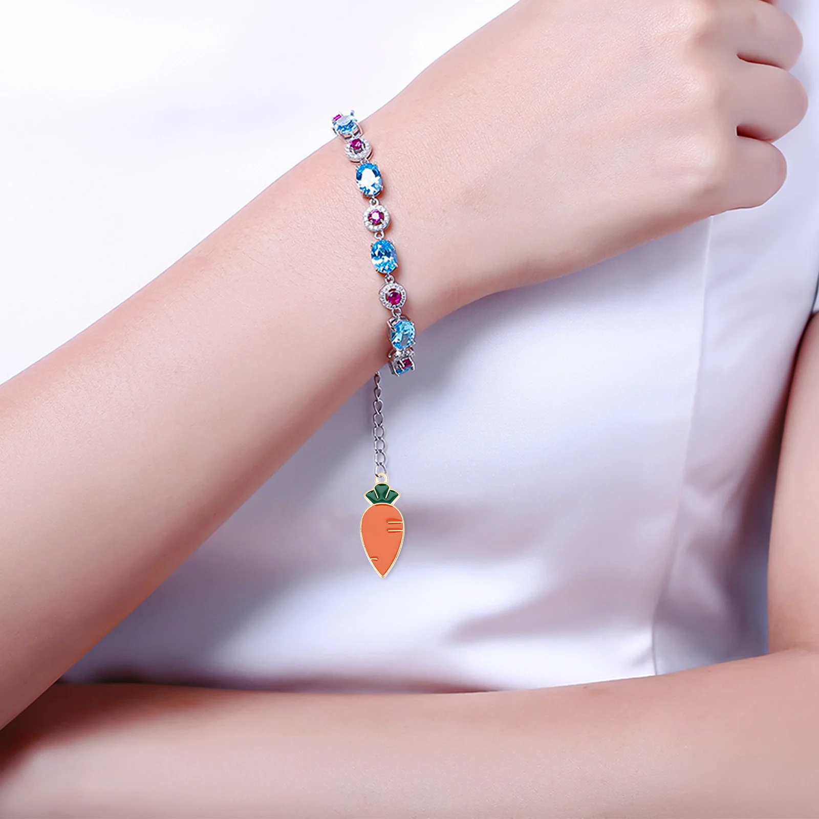 

30Pcs DIY Pendants Easter Themed Carrot Shape Alloy Charms for Jewelry Making Gifts Earring Charms Easter Keychain Pendant