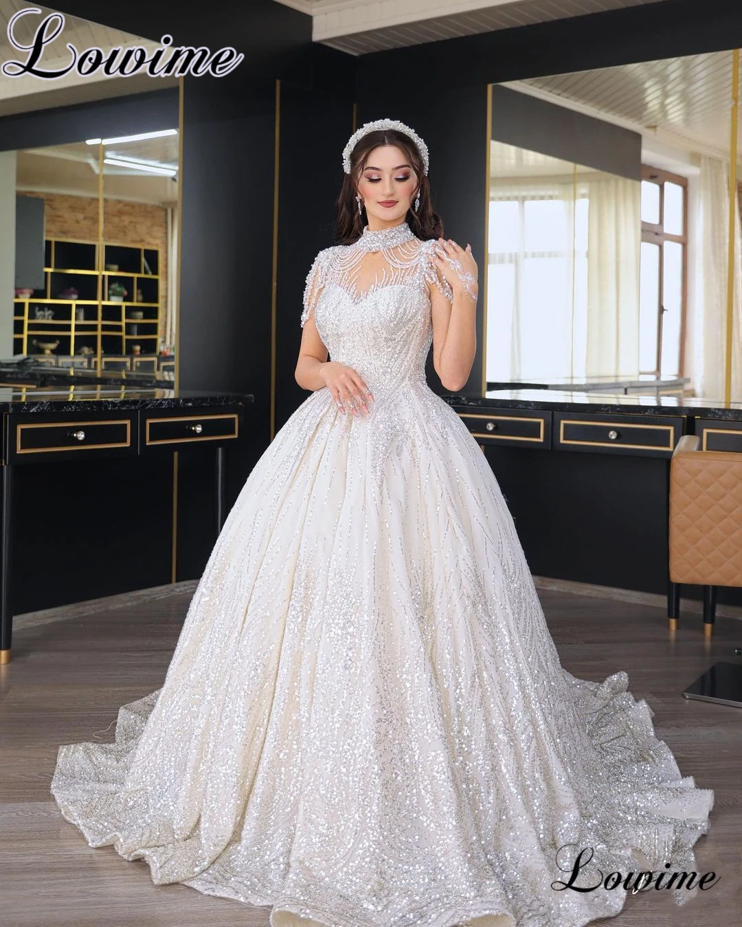 

Gorgeous Princess Shiny Wedding Dresses High Neck Special Wedding Gowns For Women Vestido De Casamento Chapel Brides Dresses