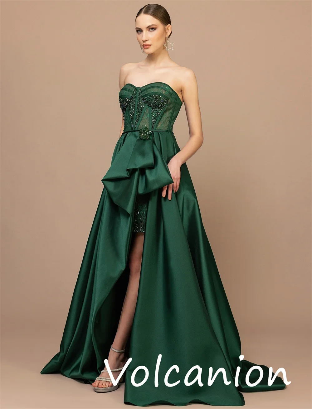 فساتين طويلة مخصصة أنيقة ورائعة من Charmeuse مطرزة على شكل حرف A بدون حمالات مناسبة حسب الطلب