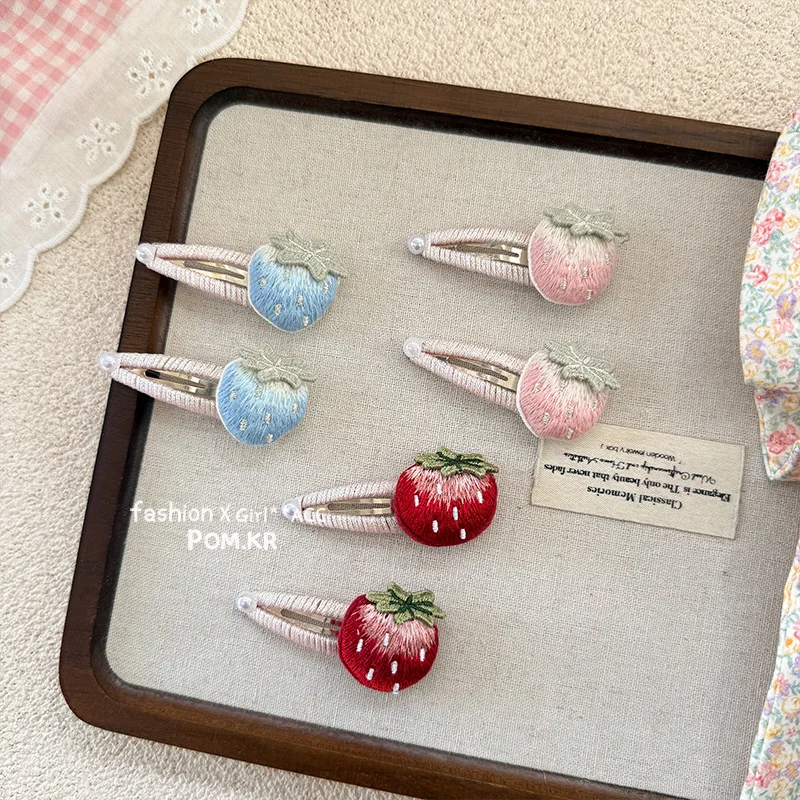 

Adorable Strawberry Hair Clips for Girls Fresh Cute Embroidery Barrettes Sweet Handmade Side Bangs Clips for Kids Children