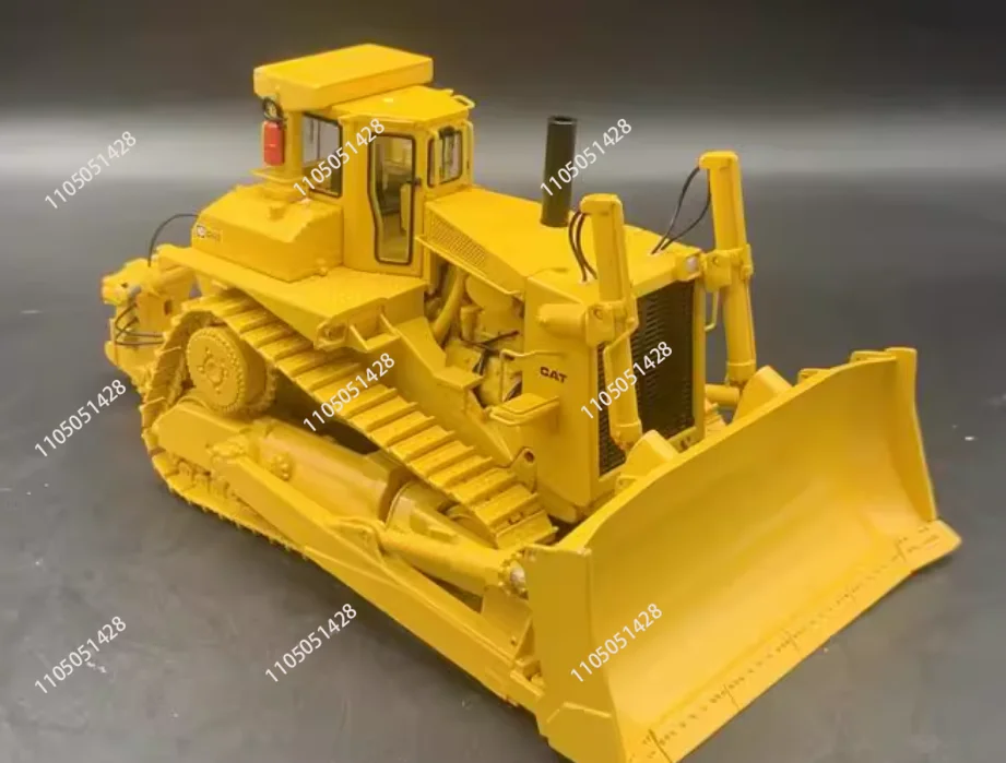 1/48 Scale for Cat D10 Tractor Track Dozer Engineering Vehicle Model Engineering Vehicle Hobby Collection
