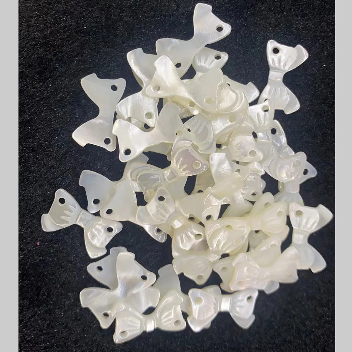 2pcs 10x18mm Natural Shell SeaTwo-Hole Bow Pendant Charms Jewelry Diy Bracelet Necklace Accessories Small Ornaments Decorations