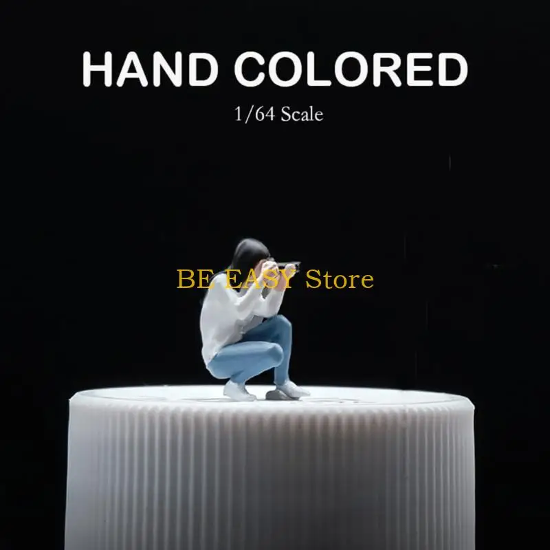 E28F Realistic Photographer Figure Model 1:64 Scale Hand Painted Miniature Figures for Dioramas Props,Photography Collectors