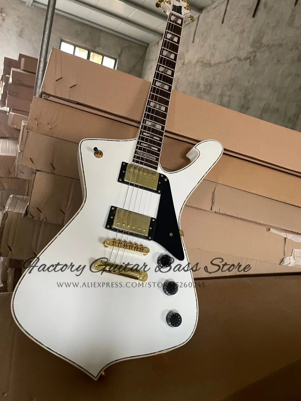 Custom white guitar, Ice Beauty guitar, maple neck Set in solid wood body, fixed bridge, HH pickups, gold tuner