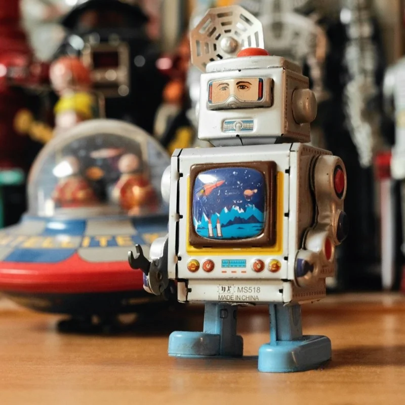Retro Classic collection The astronaut robots Clockwork Metal Walking Tin Mechanical birthday Wind up Toy ornaments gift