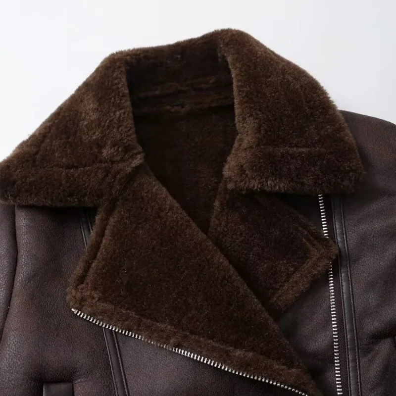 เสื้อแจ็คเก็ตหนังกลับผสมขนแกะแบบแพทช์เวิร์ค คอปกแบบออร์ต สไตล์ฮ่องกง สำหรับฤดูใบไม้ร่วงและฤดูหนาว เหมาะสำหรับขี่มอเตอร์ไซค์