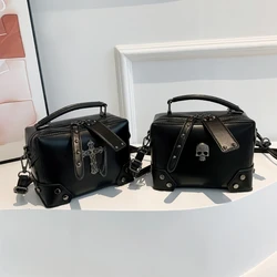 PU Leather Small Shoulder Handbag Gothic Punk Skull Crosses Chain Crossbody Bag Purse with Top Handle for Daily Use