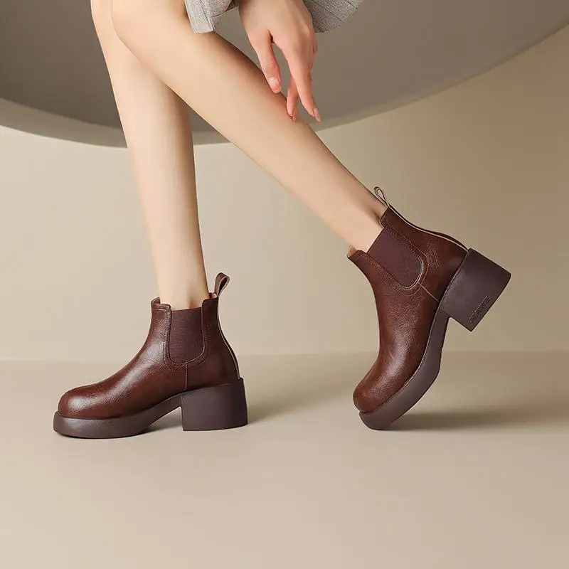 Krazing Pot Cow Leather Flat Platform Round Toe Thick Heels Winter Keep Warm Chelsea Boots Big Size Punk Rock Singer Ankle Boots