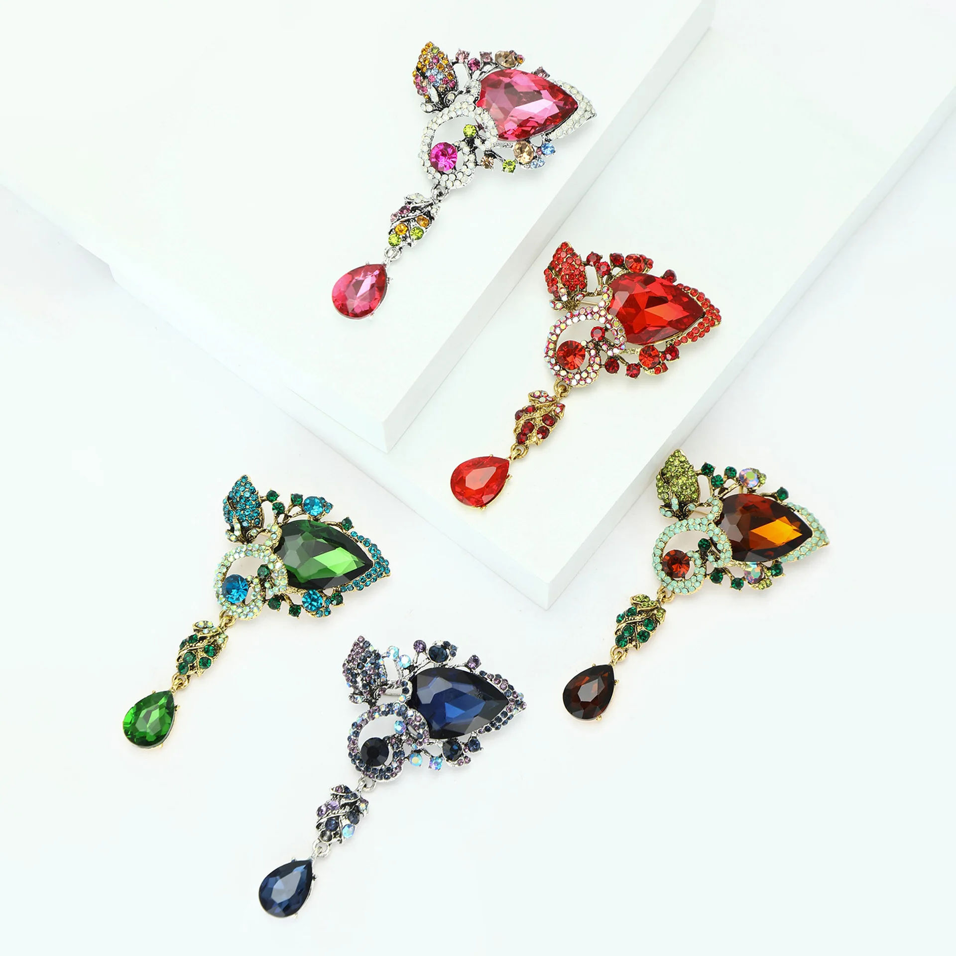 

Mens Luxury Rhinestone Bow Ties High-end Korean British Business Banquet Collar Flowers Bolo Bowtie Jewelry Wedding Accessories