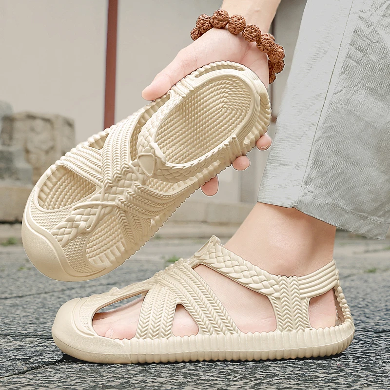 Men's Summer Outdoor Wear Anti-Slip Soft Bottom Driving Sandals Woven Simulation Grass Sporty Beach Flip Flops Breathable EVA