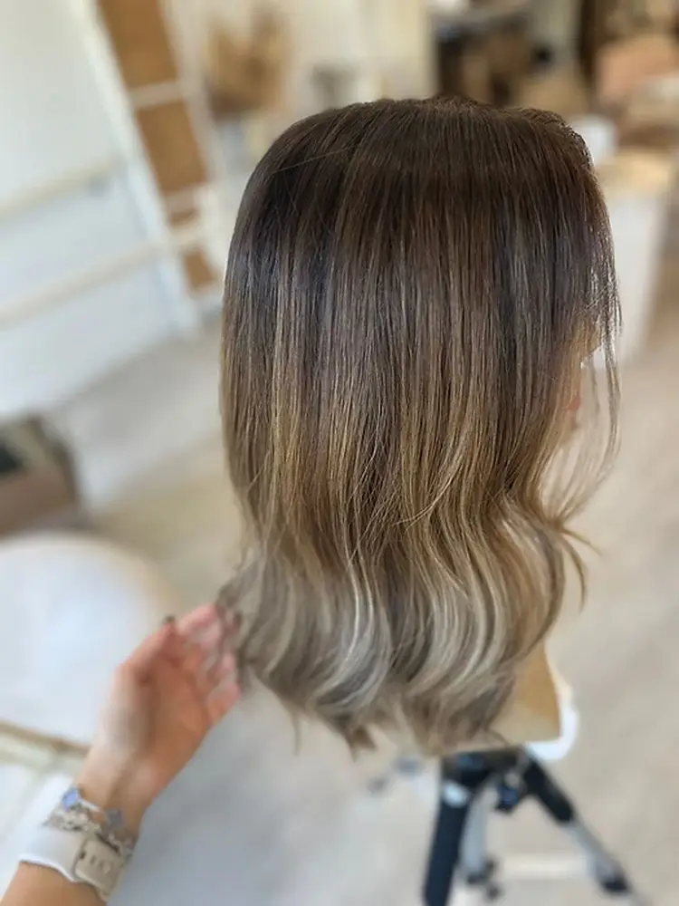 تسليط الضوء على شعر مستعار بني الشوكولاته فراق الحرة موجة فضفاضة شعر مستعار اصطناعي شعري طبيعي مقاومة للحرارة 13*4 شعر مستعار دانتيل عالي الوضوح