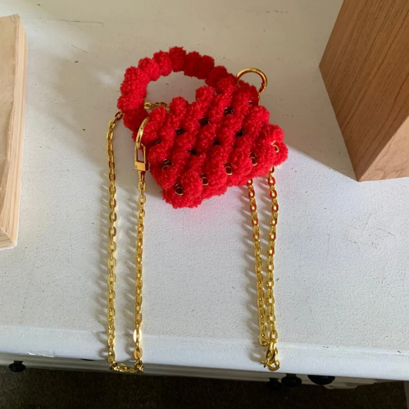 

New Solid Color Plush Weaving Chain Bag Women Autumn Winter Crossbody Bag Girl Handmade Mini Headphone Small Square Bag