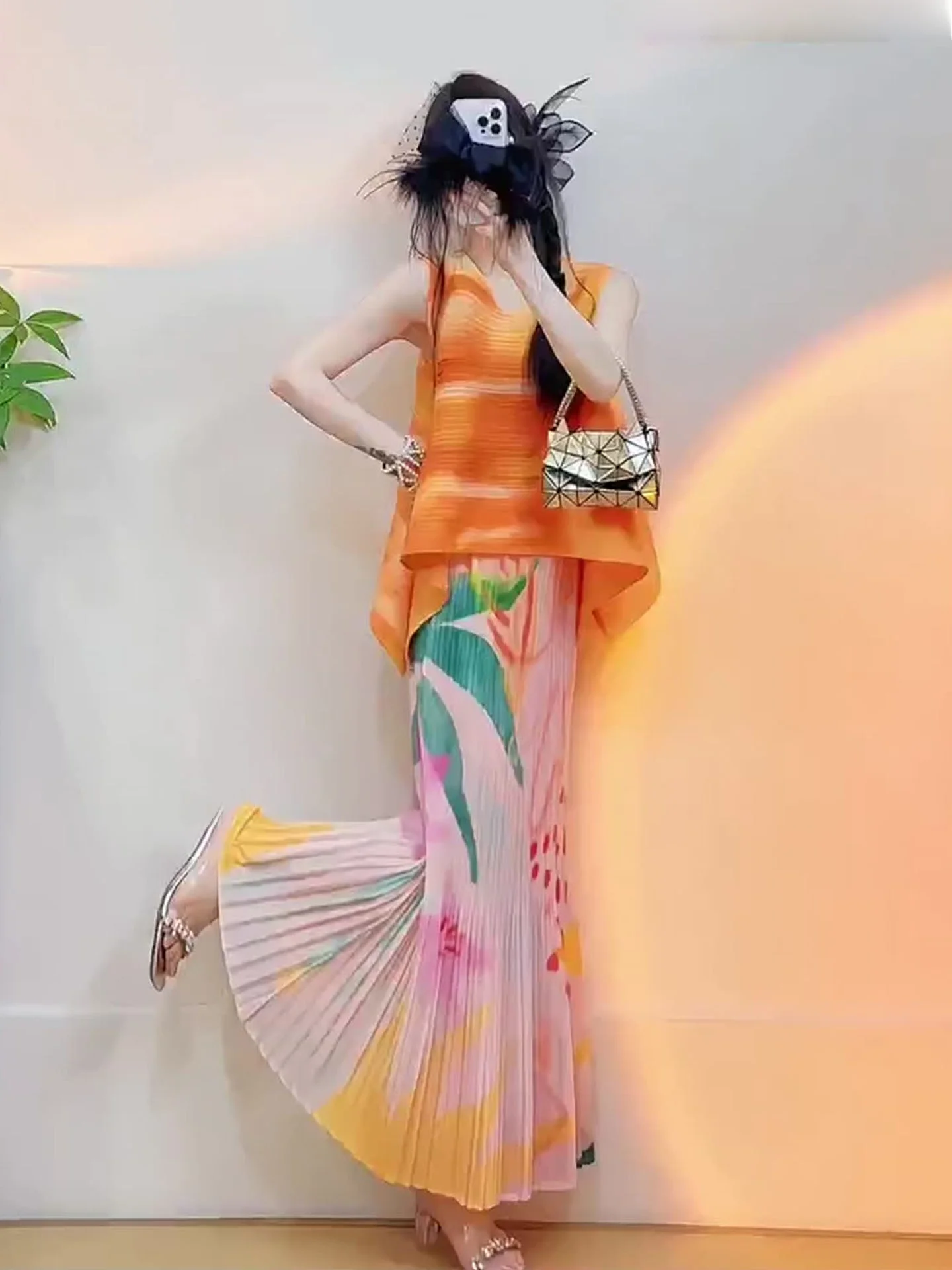 

Stunning Slimming Orange Sleeveless Top And Printed Half Skirt Pleated Set Women's Fashionable Ensemble round Neck Polyester