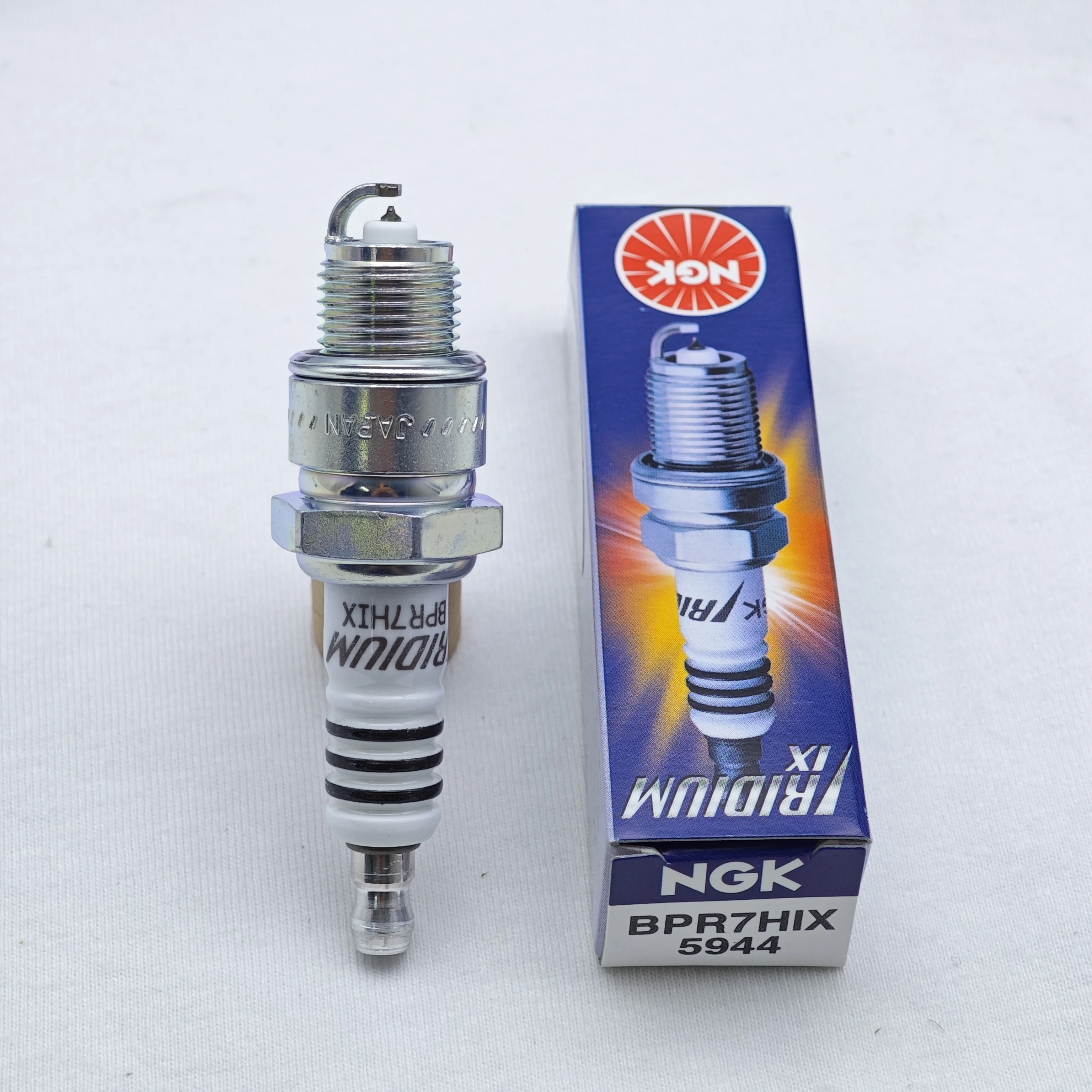 1pcs Original NGK Iridium Spark Plug BPR7HIX 5944 Upgrade BP7HS Suitable For YAMAHA CY50 JOG etc