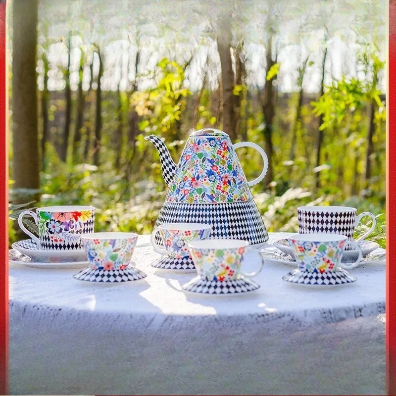 

Alice's Garden Bone China English Coffee Set Cups and Saucers Light Luxury Cups and Saucers