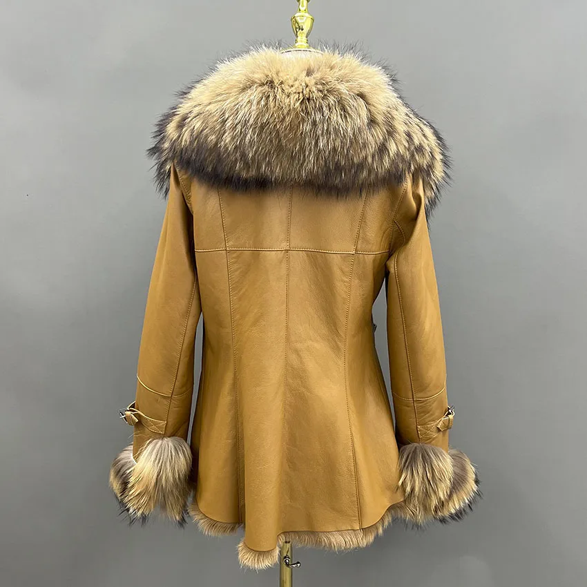 Janefur casaco feminino de shearling de ovelha com gola de pele de guaxinim feminino lã de cordeiro jaqueta quente e grossa JFB9-25005