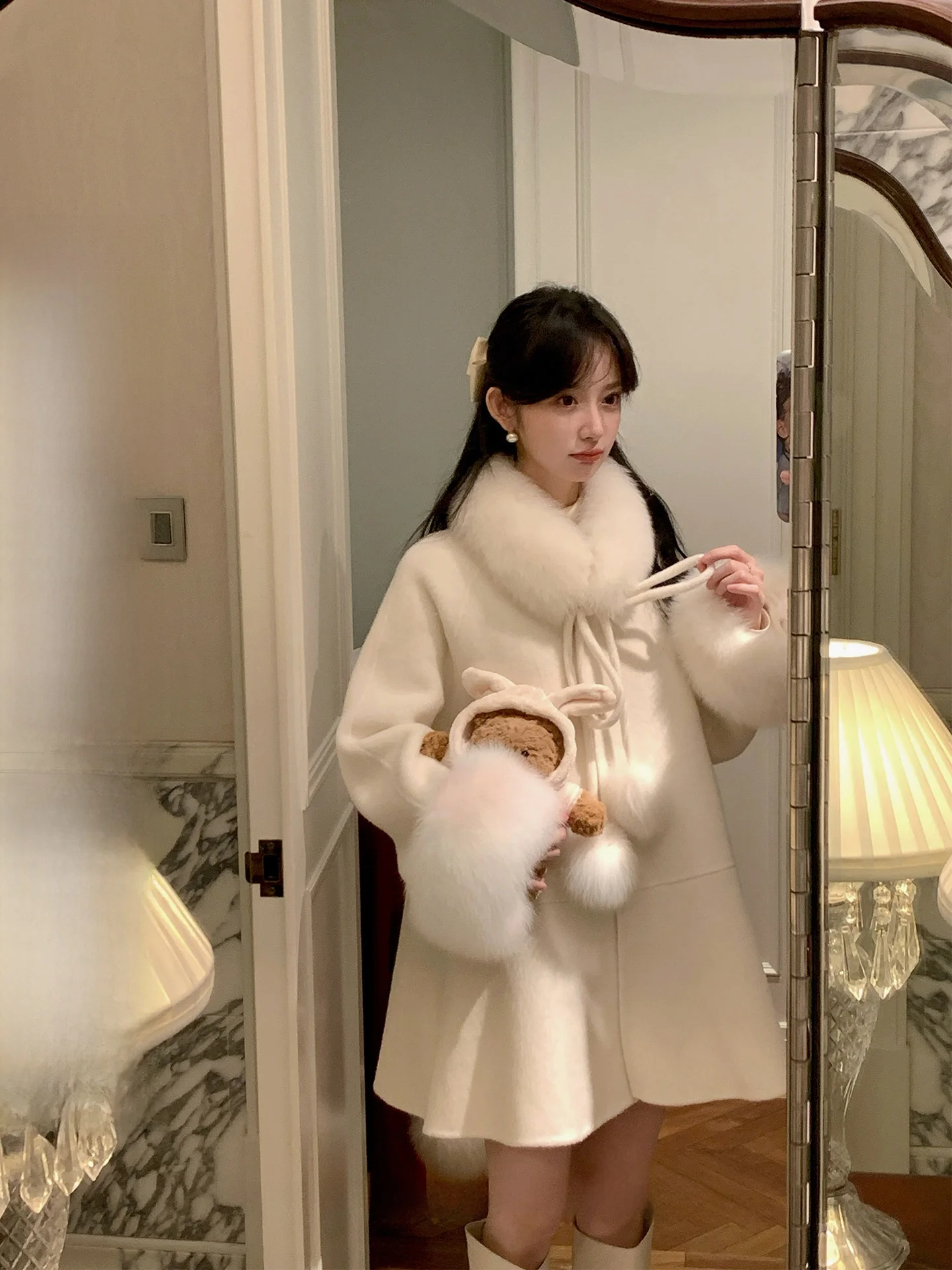 

Шерстяное двустороннее пальто с меховой отделкой, милое, средней длины, с круглым вырезом, на одной пуговице, женское...