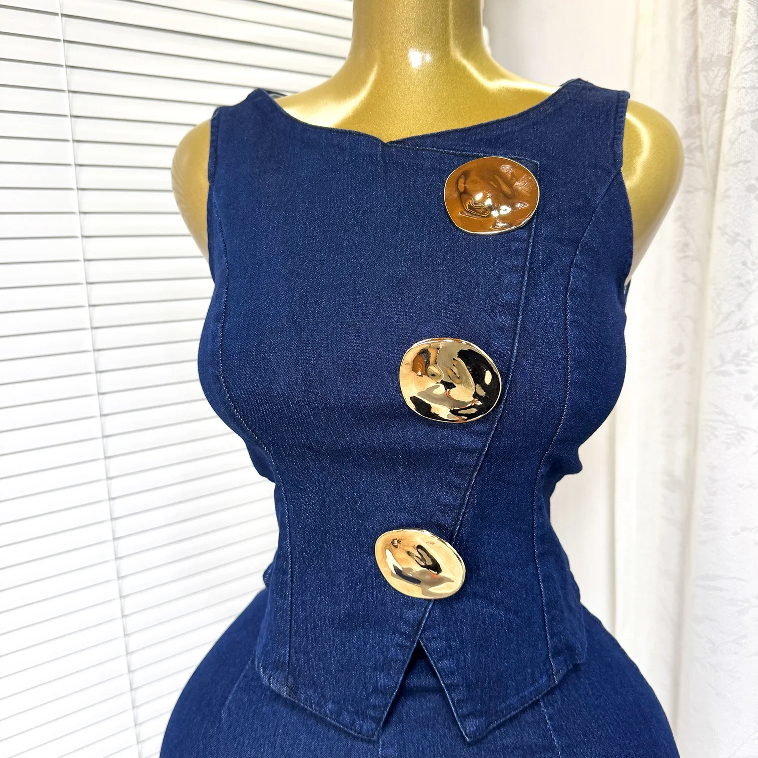 Temperament Metal Buckle Round Neck Sleeveless Vest Vest + High Waist Wide Leg Trousers Denim Suit Women