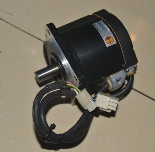 CSMQ-04BA1ANM3   SERVO MOTOR ,   In good working condition, free shipping   a