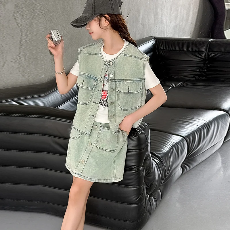 

Шикарный комплект ковбойской юбки для девочек-подростков, французский джинсовый жилет, пальто + юбка трапециевидной формы, одежда для младшего ребенка, костюм, детская одежда, ансамбль джинсов