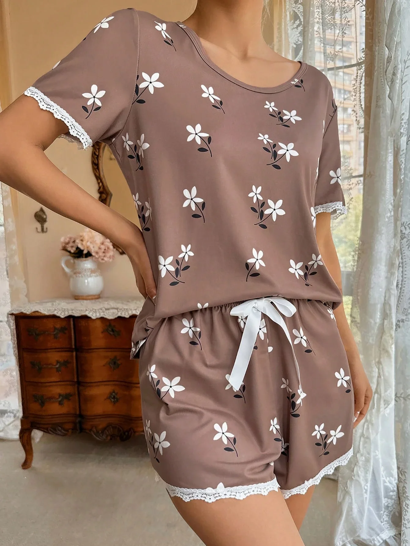 

Floral Print Lace Trim Pajama Set For Women