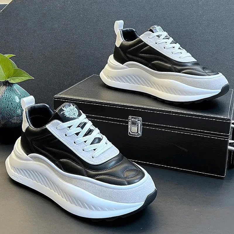 

Мужские повседневные спортивные туфли для осени и зимы, новые, модные, с кожаной поверхностью, увеличивающие рост, в стиле «папины туфли», класса люкс, с глубоким вырезом, на шнуровке.