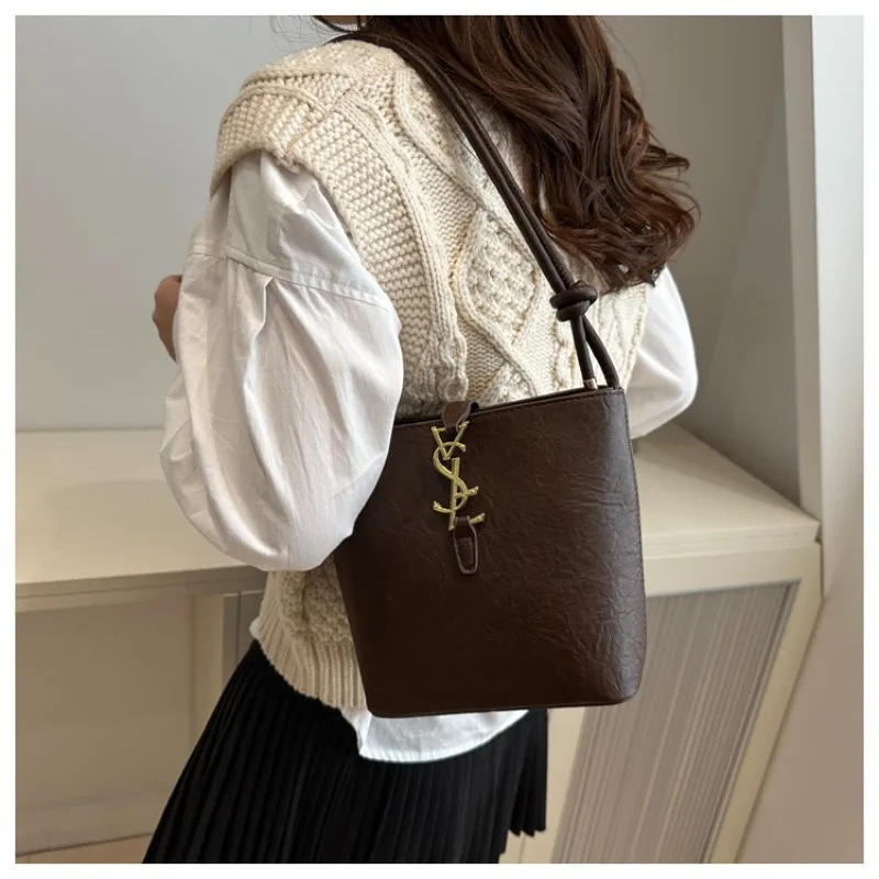 حقيبة يد مصممة بإصدار محدود للسيدات، حقيبة حمل بتصميم جديد 2025 مع حقيبة كروس فاخرة وفريدة من نوعها ذات طراز راقي #3