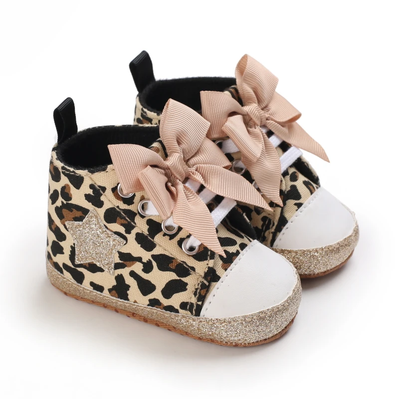 0-18M Newborn Baby Shoes Female Baby Cute Leopard Pattern Sports Shoes Sandals Soft Sole Wygodne buty do chodzenia