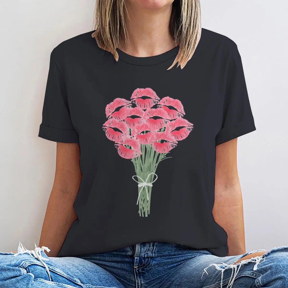 Pink Kisses Flower Bouquet Woman T-shirts Funny Lipstick Bouquet Design Printed Short Sleeve Crew Neck T Shirt Clothing