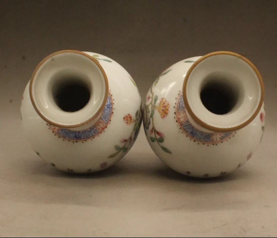 (a pair of) enamel colored flower and bird round belly bottle imitating ancient porcelain to make old porcelain collection