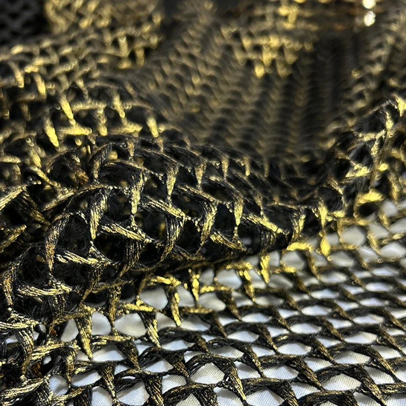 

Металлическая переплетенная сетка, трикотажная ткань, 3D текстурированная золотая фольга, материал для женщин, блузка, свитер, шаль, дизайнерская сценическая одежда