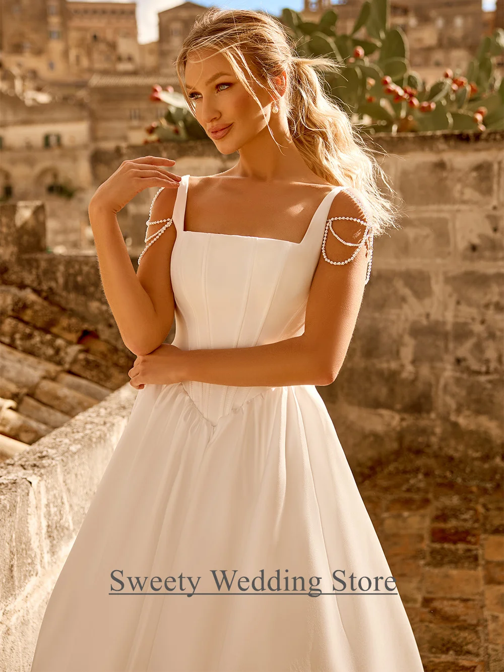 Abito da sposa sexy in raso personalizzato collo quadrato perle cerniera posteriore Sweep Train Vestido De Noiva abito da sposa linea A per signora