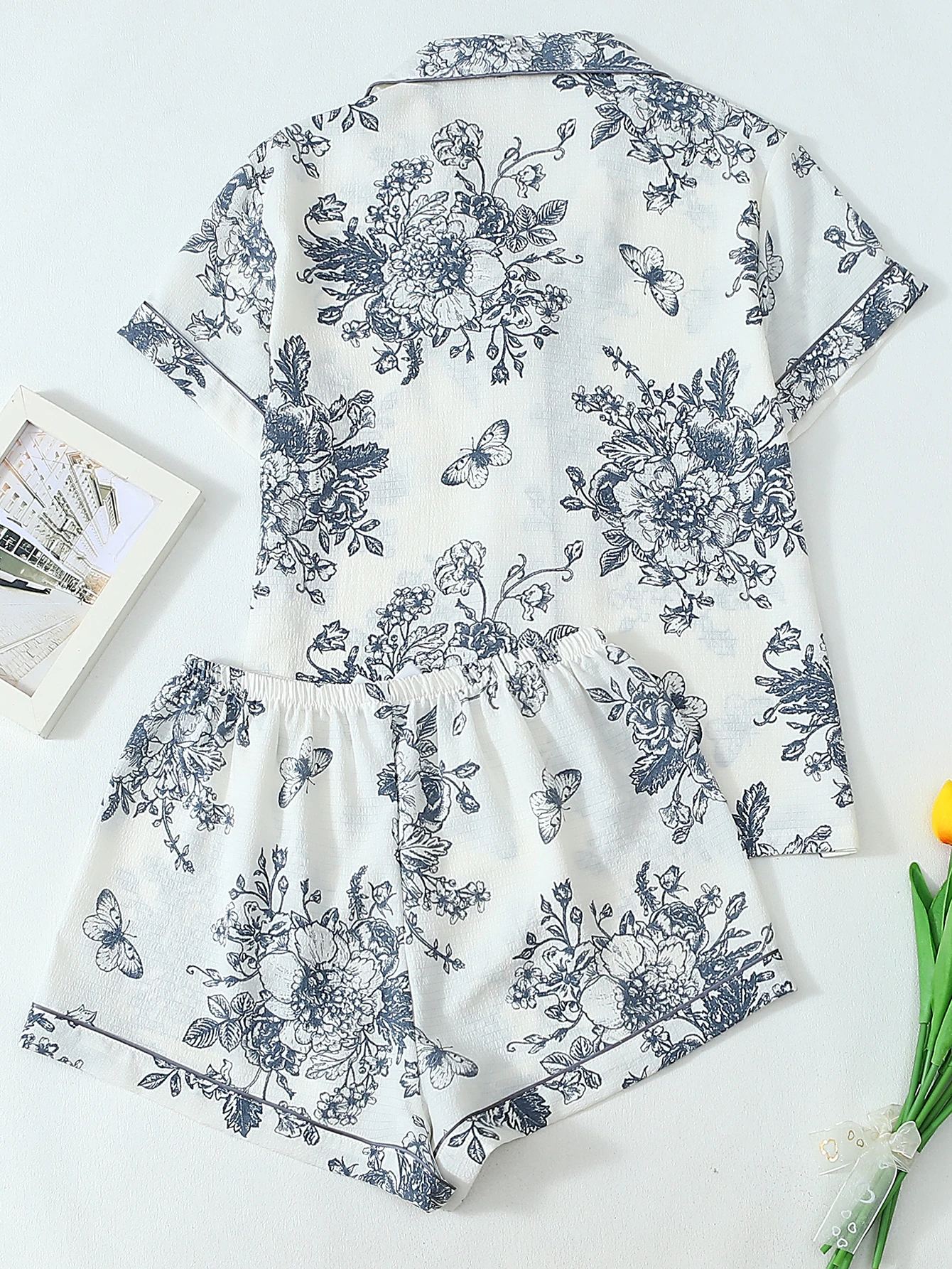 Two-Piece Comfortable Floral Print Lapel Button Short-Sleeve Top with Pockets and Bow Shorts Spring/Summer Women's Pajamas Loungewear Set Suitable for Home Use